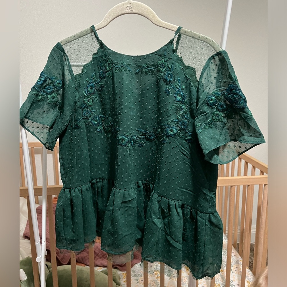 Zara blouse. Green. Size L